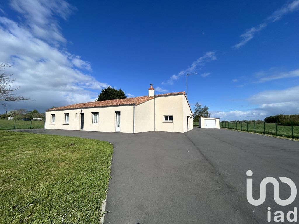 Achat maison à vendre 3 chambres 152 m² - Saint-Macaire-du-Bois