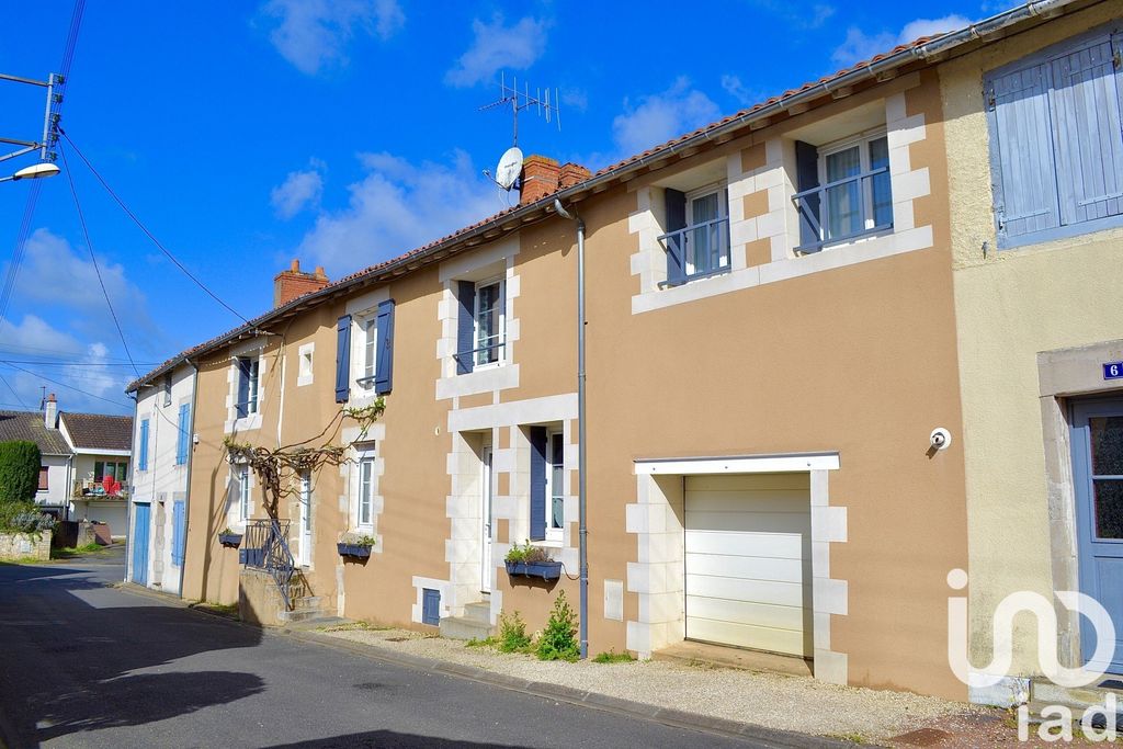 Achat maison à vendre 3 chambres 151 m² - Montmorillon