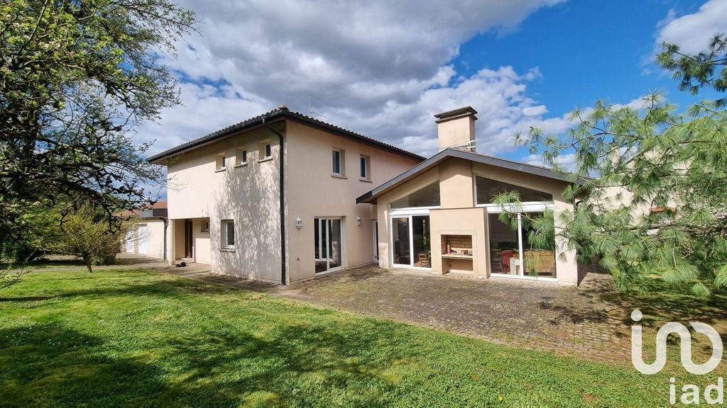 Achat maison à vendre 5 chambres 237 m² - Pont-Saint-Vincent