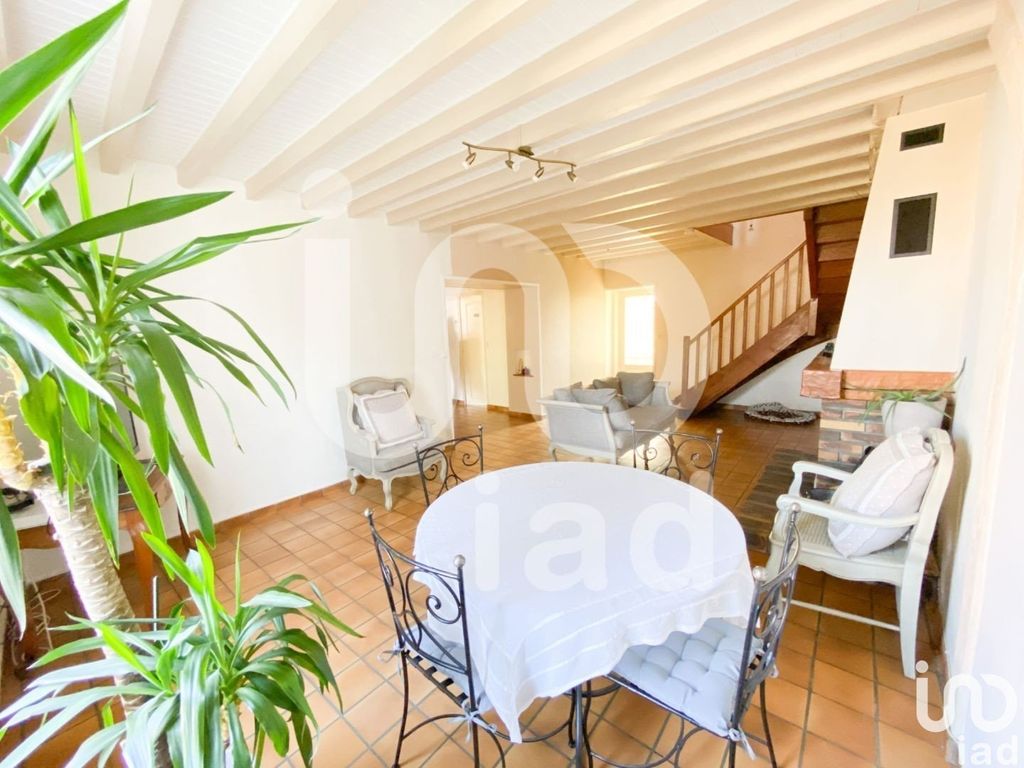 Achat maison à vendre 3 chambres 105 m² - Clos-Fontaine