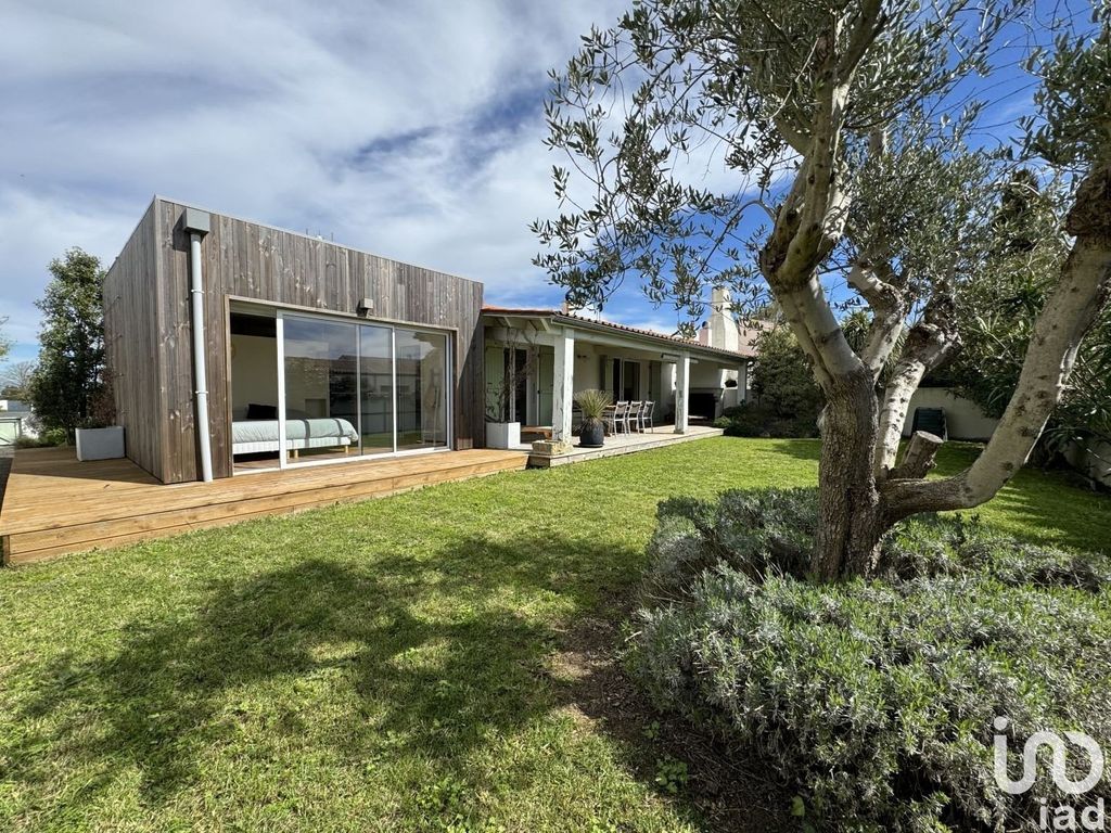 Achat maison à vendre 3 chambres 172 m² - Nieul-sur-Mer