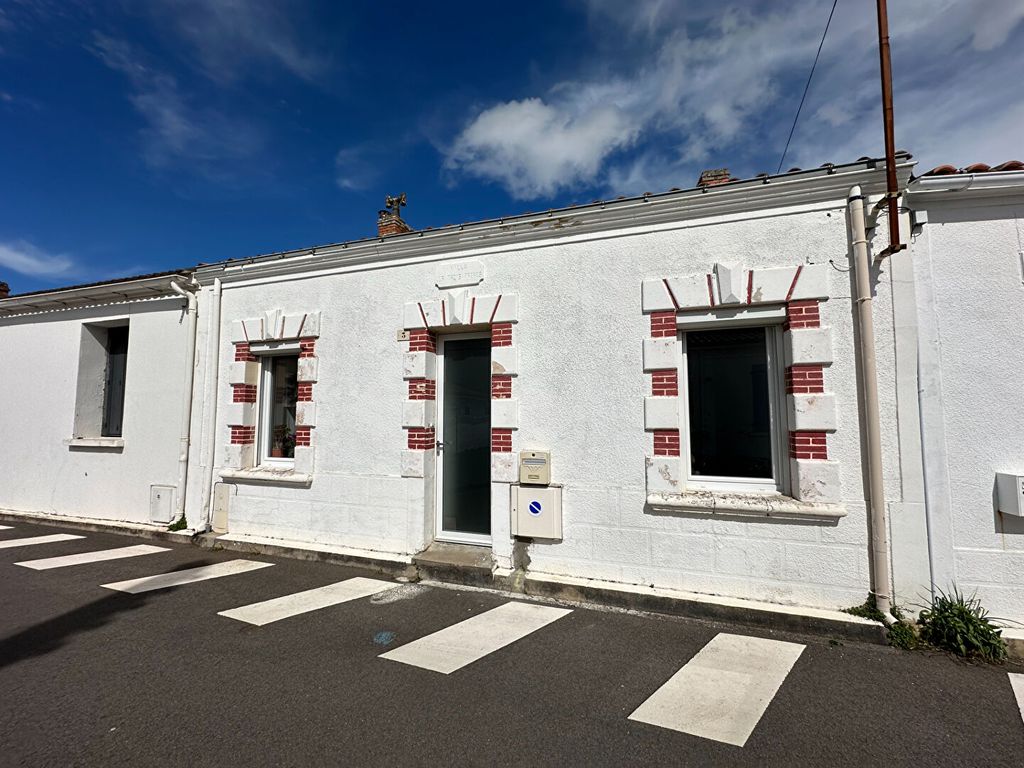 Achat maison à vendre 2 chambres 53 m² - Saint-Gilles-Croix-de-Vie
