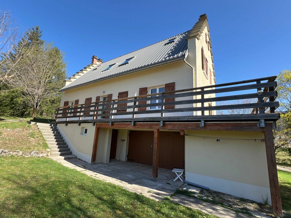 Achat maison à vendre 7 chambres 236 m² - Autrans-Méaudre-en-Vercors