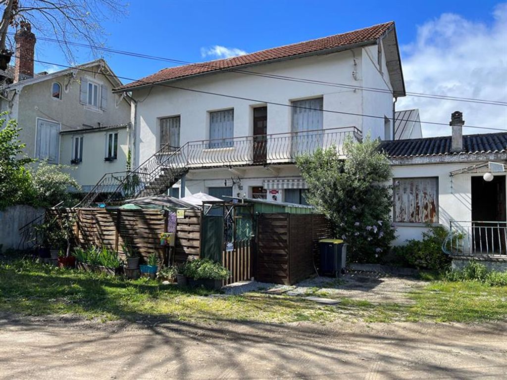Achat maison à vendre 4 chambres 105 m² - Bagnères-de-Bigorre