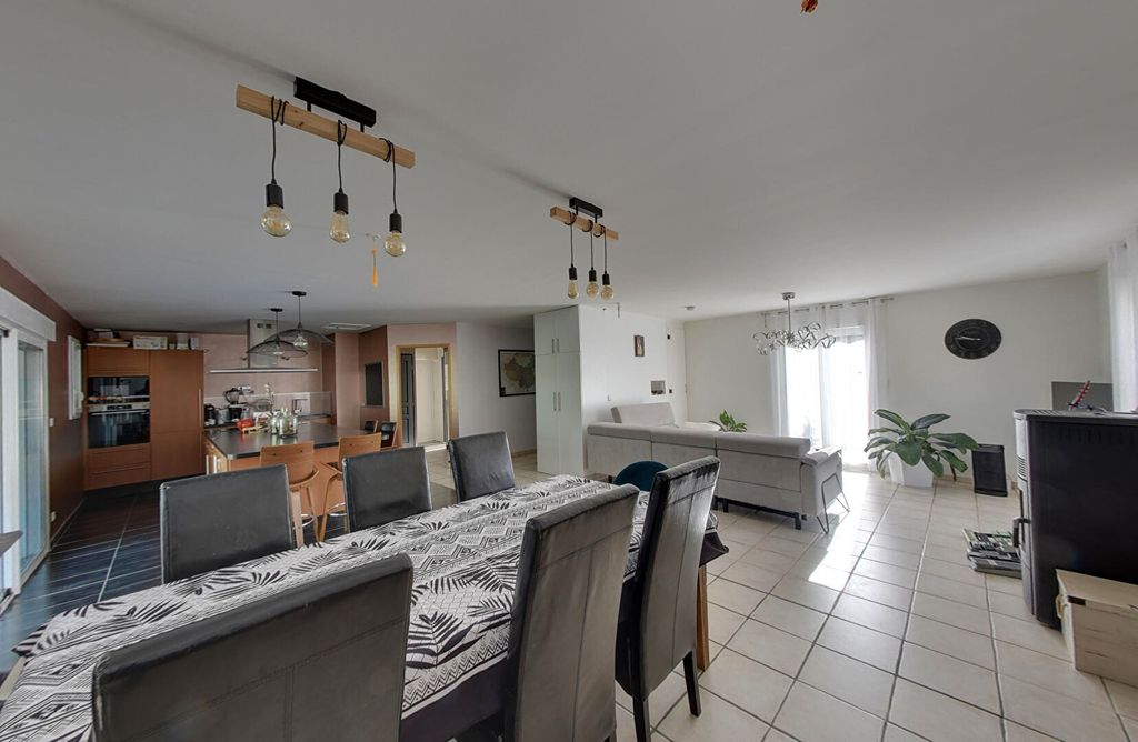 Achat maison à vendre 4 chambres 179 m² - Le Burgaud