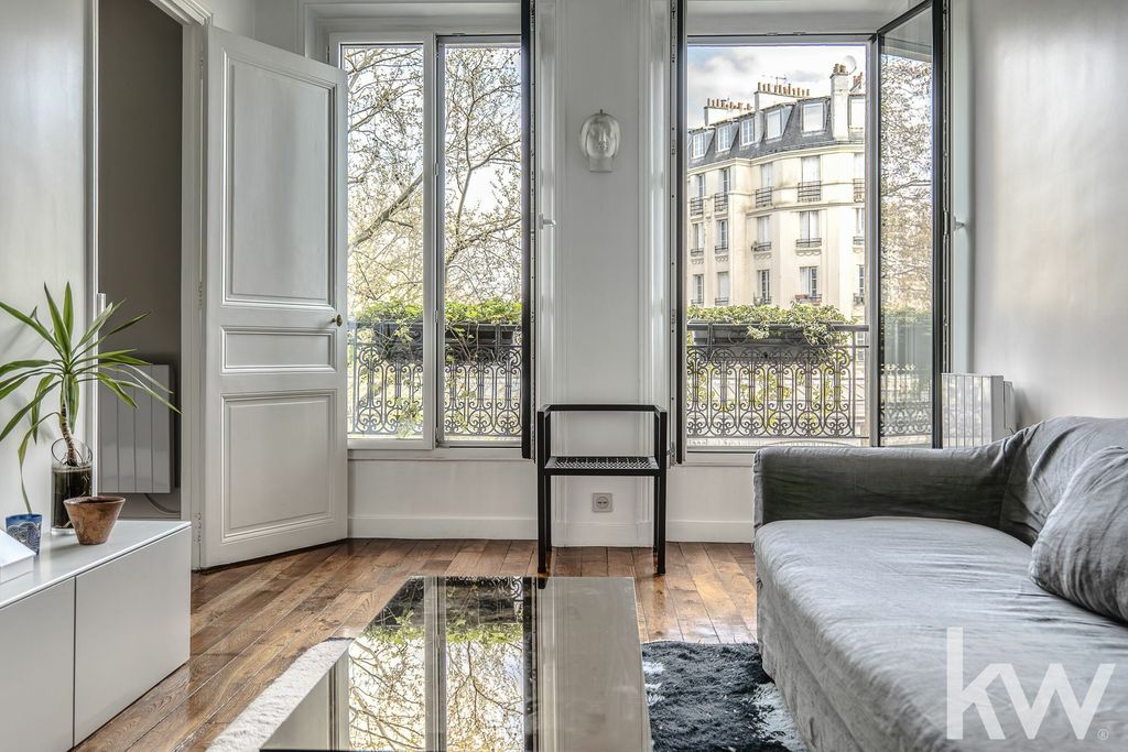 Achat appartement à vendre 2 pièces 43 m² - Paris 10ème arrondissement