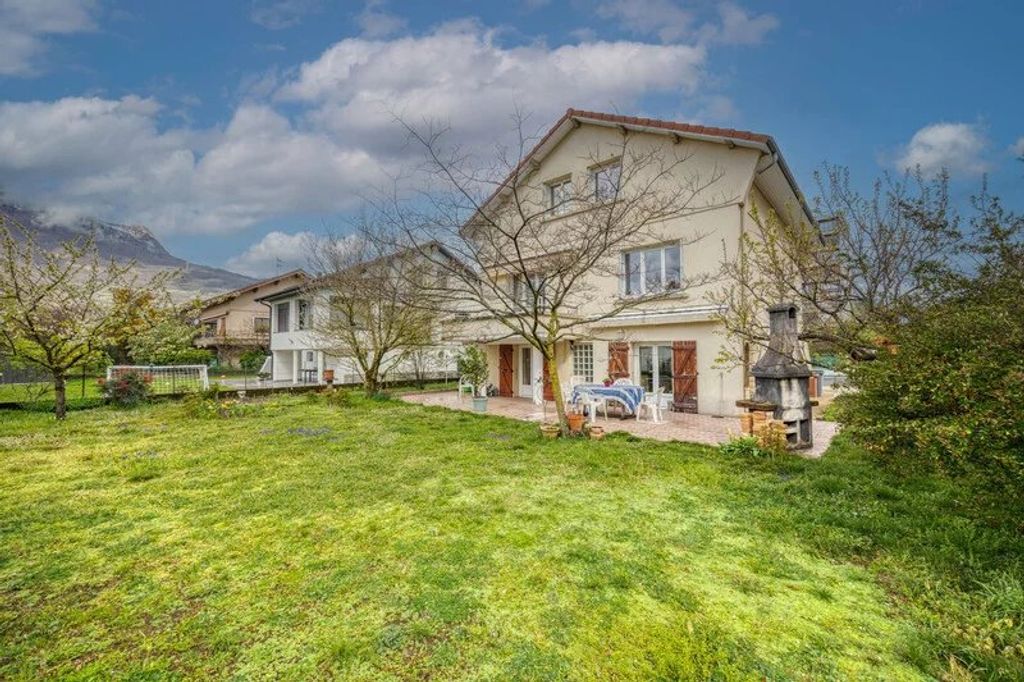 Achat maison à vendre 6 chambres 143 m² - Échirolles