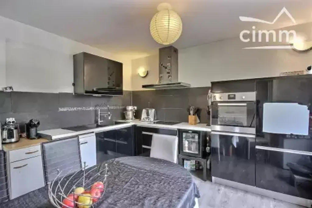 Achat appartement à vendre 4 pièces 84 m² - Cluses