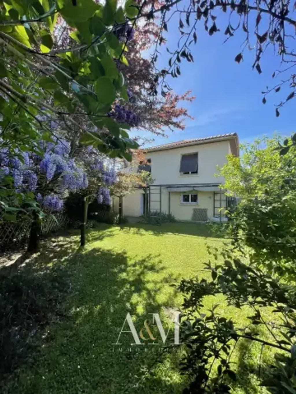 Achat maison à vendre 5 chambres 156 m² - Gond-Pontouvre