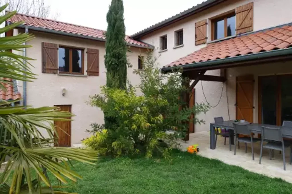 Achat maison à vendre 5 chambres 177 m² - Romanèche-Thorins