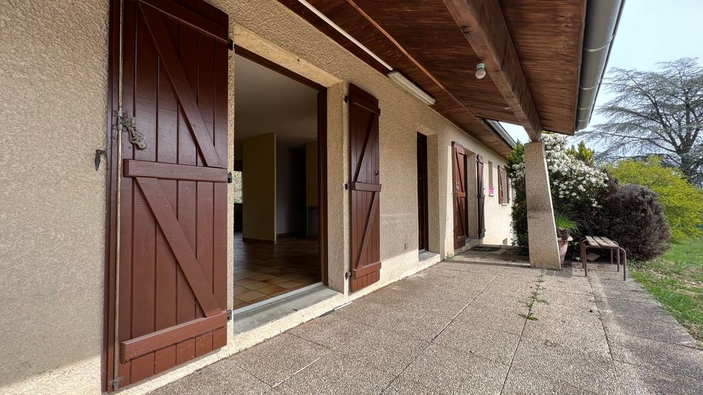 Achat maison à vendre 4 chambres 115 m² - Charbonnières-les-Bains
