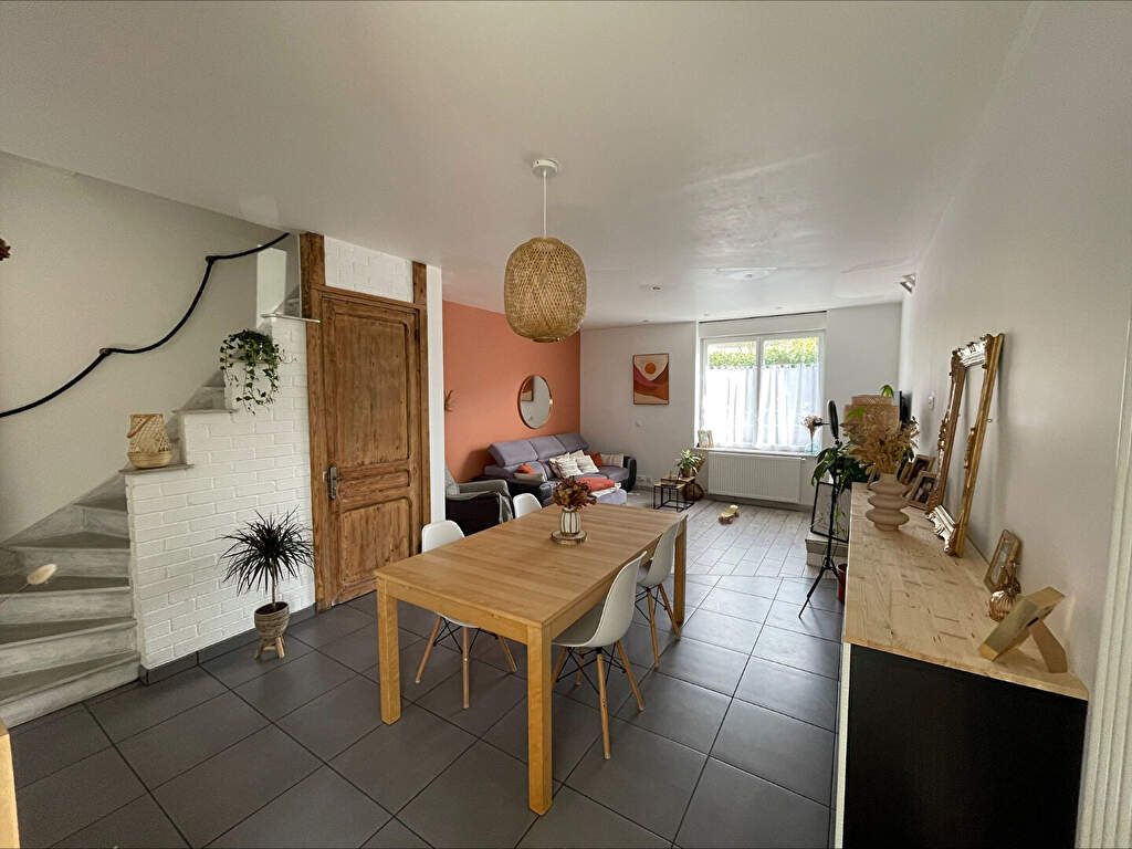 Achat maison à vendre 4 chambres 119 m² - Neuville-en-Ferrain