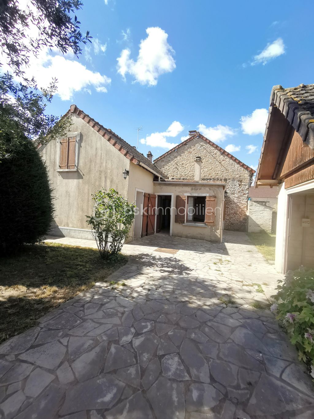 Achat maison à vendre 2 chambres 76 m² - Fontenay-le-Vicomte