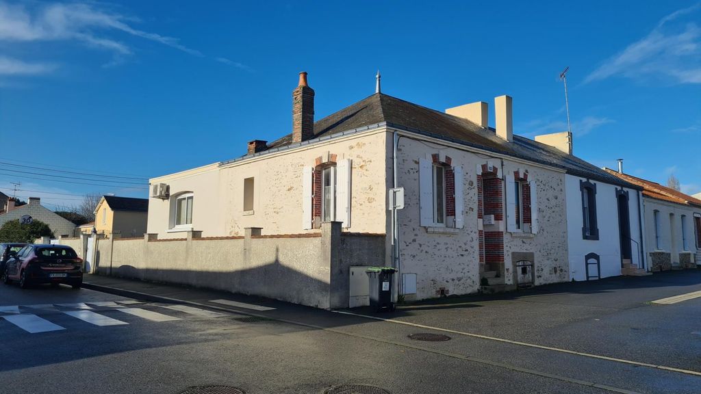 Achat maison à vendre 5 chambres 111 m² - La Roche-sur-Yon