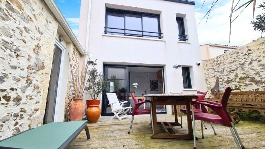Achat maison à vendre 2 chambres 89 m² - Les Sables-d'Olonne