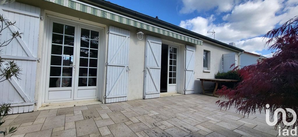 Achat maison à vendre 4 chambres 122 m² - Saint-Christophe-du-Bois