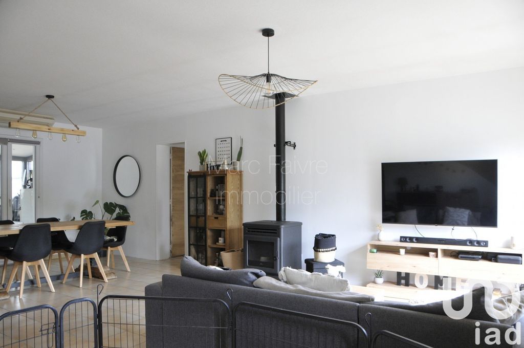 Achat maison à vendre 3 chambres 160 m² - Saint-Gervais-la-Forêt