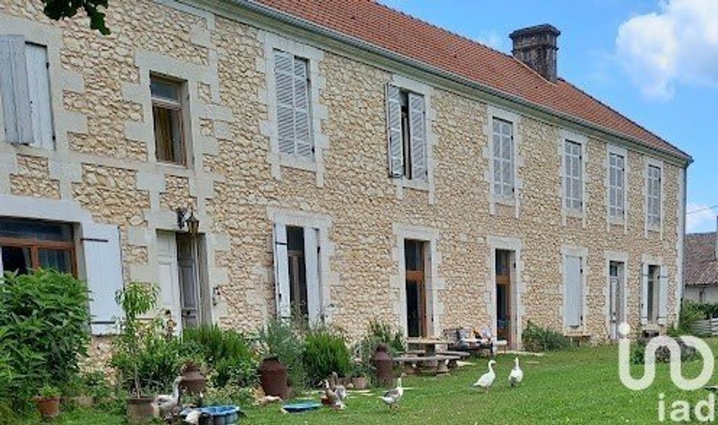 Achat maison à vendre 8 chambres 413 m² - Montguyon