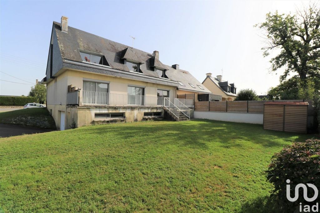 Achat maison à vendre 5 chambres 189 m² - Saint-Aubin-du-Cormier