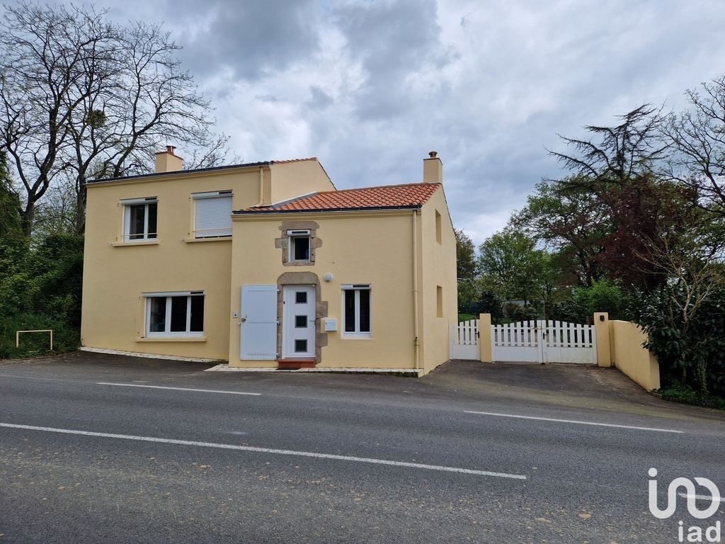 Achat maison à vendre 3 chambres 96 m² - Saint-Étienne-du-Bois