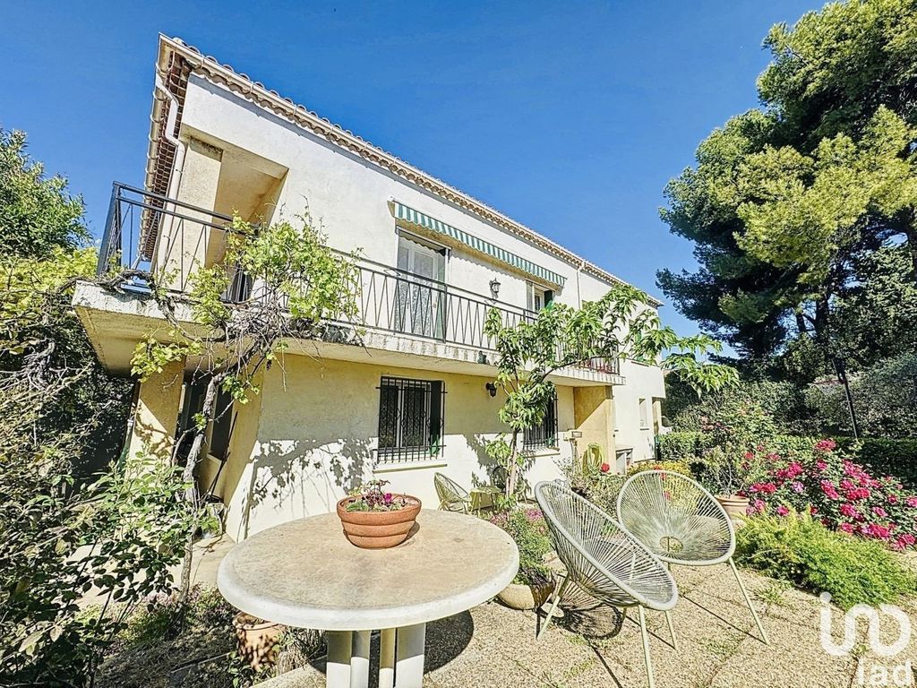 Achat maison à vendre 5 chambres 180 m² - Arles