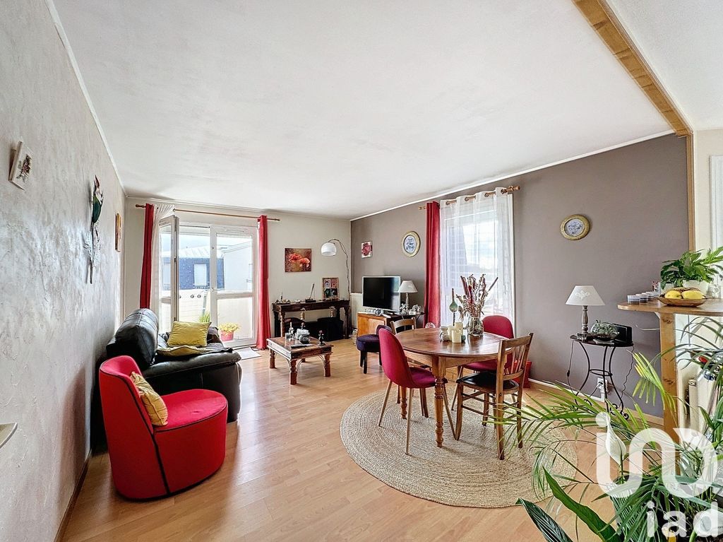 Achat appartement à vendre 4 pièces 82 m² - Noiseau