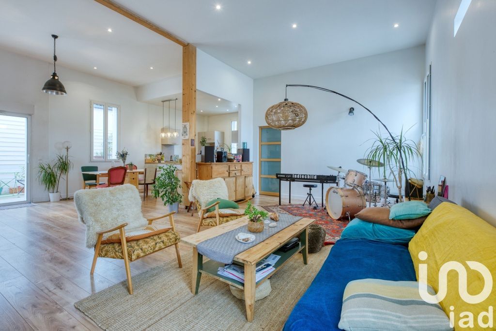 Achat maison à vendre 3 chambres 143 m² - Floirac