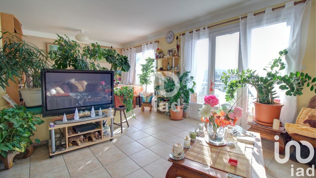 Achat appartement à vendre 4 pièces 72 m² - Saint-Raphaël