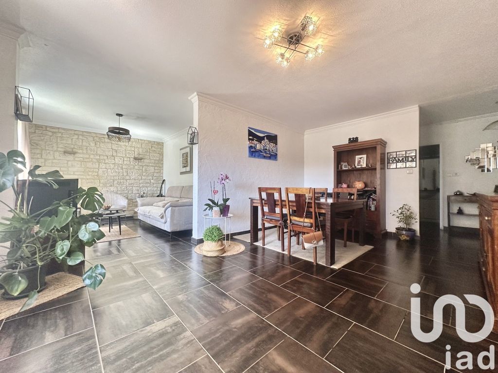 Achat appartement à vendre 4 pièces 104 m² - Marignane