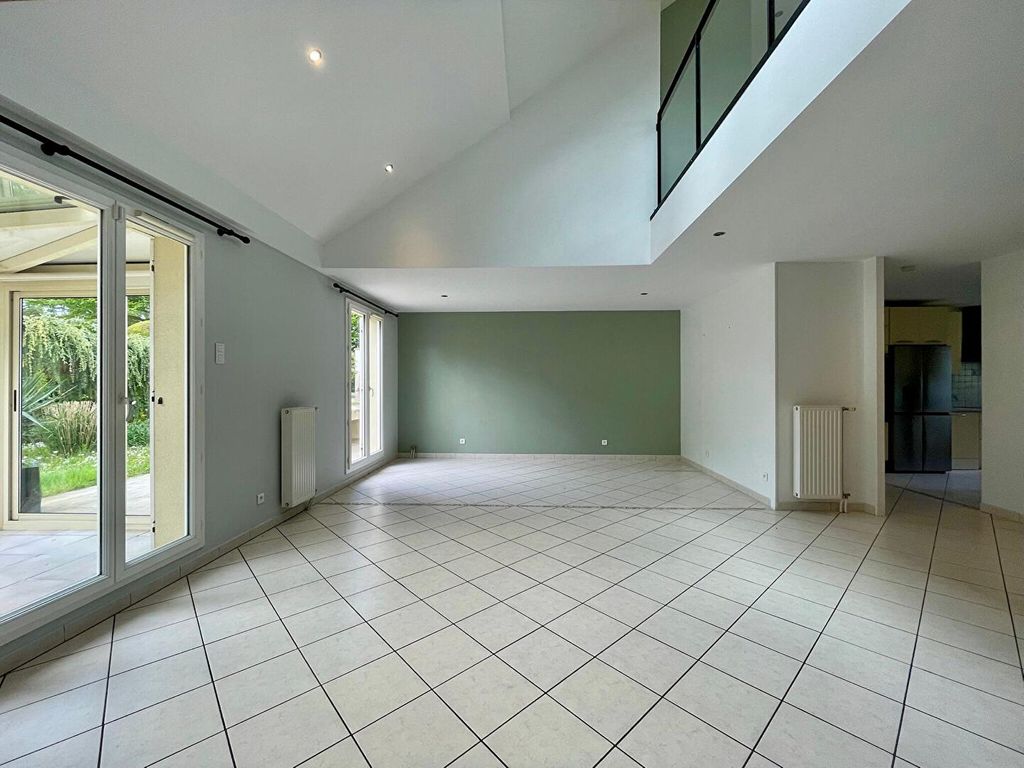 Achat maison à vendre 4 chambres 167 m² - Bussy-Saint-Georges