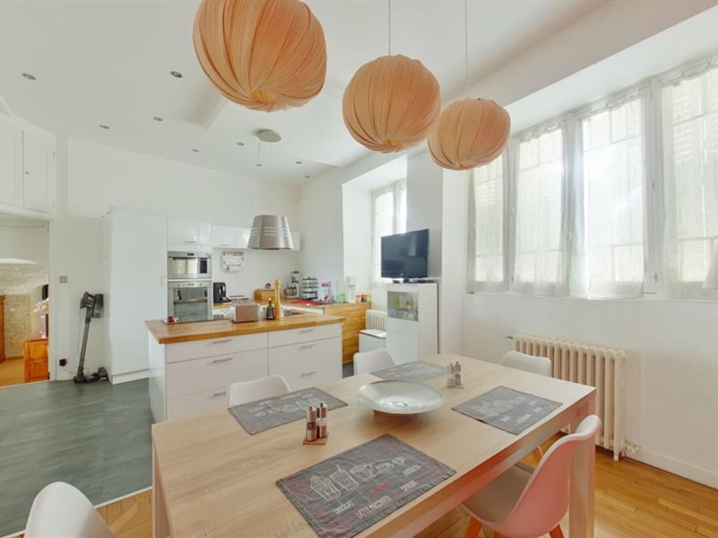 Achat maison à vendre 4 chambres 244 m² - Mirebeau