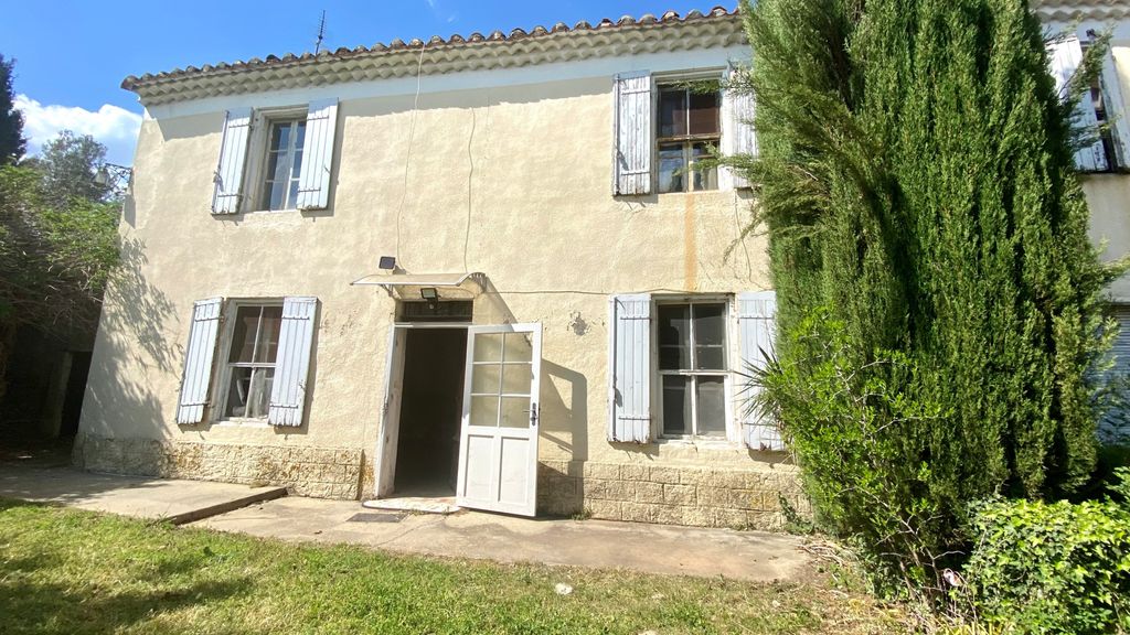 Achat maison à vendre 2 chambres 82 m² - Arles