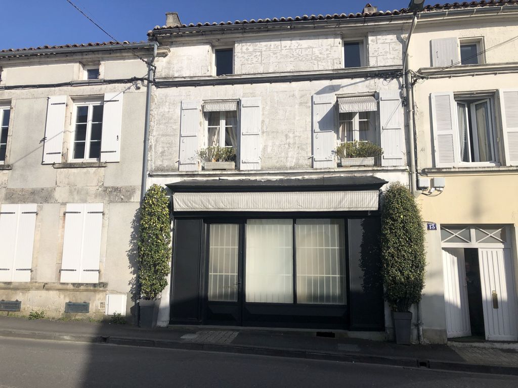 Achat maison à vendre 2 chambres 164 m² - Barbezieux-Saint-Hilaire