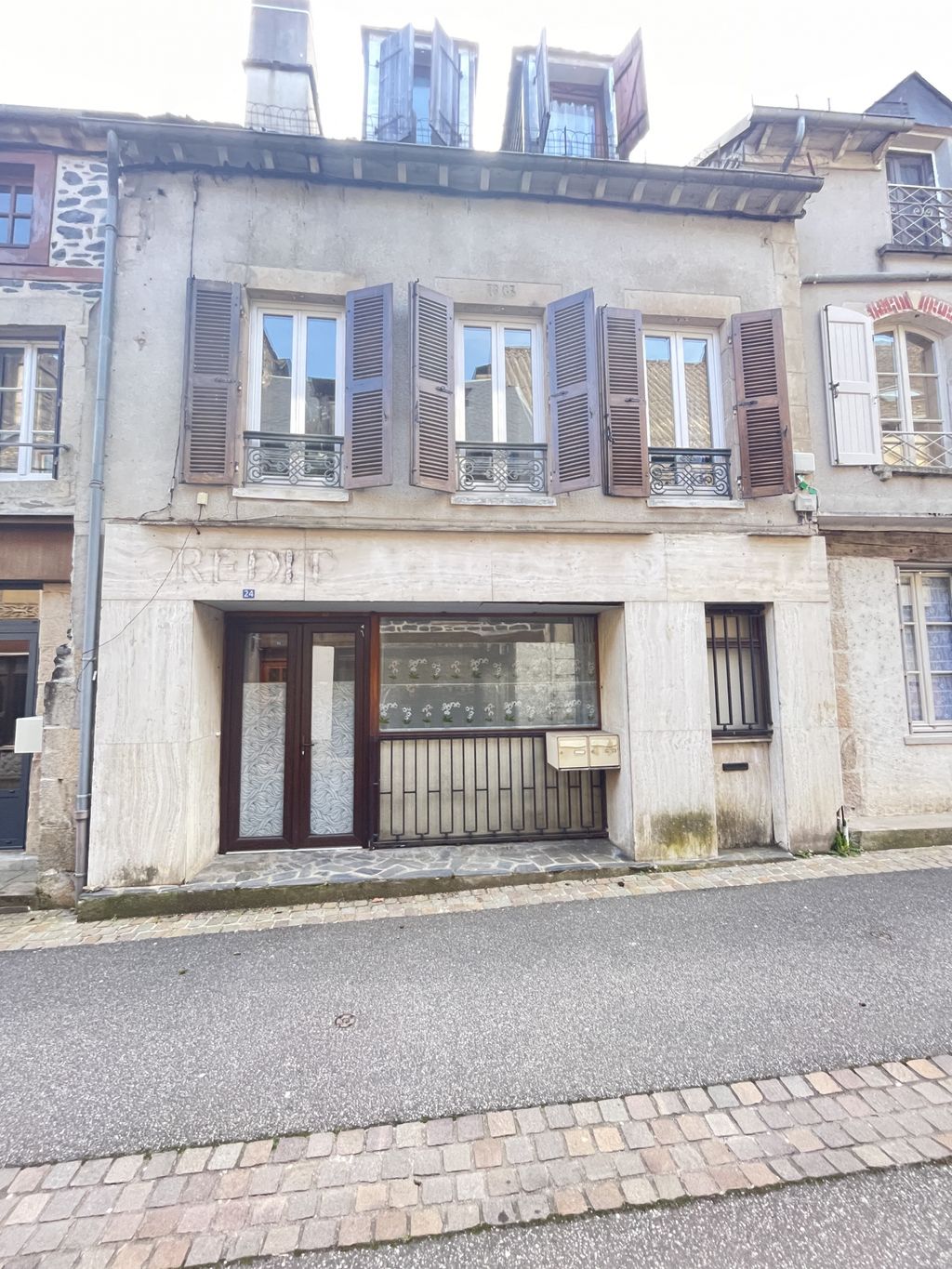 Achat maison à vendre 5 chambres 99 m² - Pleaux