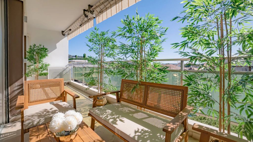 Achat appartement à vendre 3 pièces 72 m² - Cannes