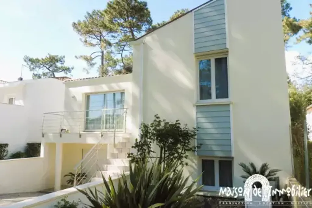 Achat maison à vendre 3 chambres 132 m² - Saint-Georges-de-Didonne