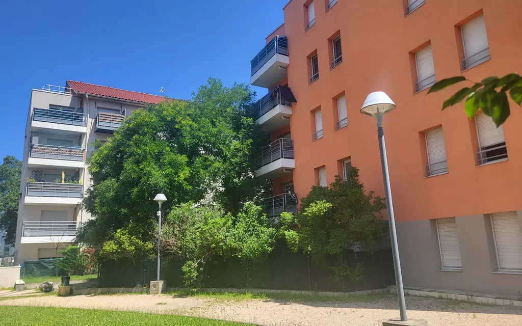 Achat appartement à vendre 3 pièces 55 m² - Pierre-Bénite