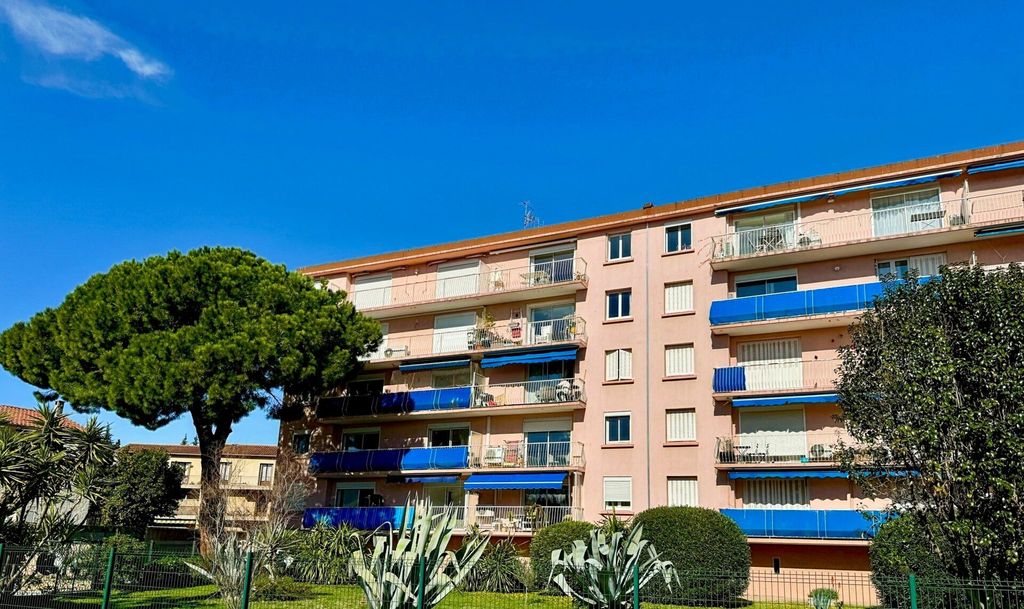 Achat appartement à vendre 3 pièces 58 m² - Saint-Raphaël