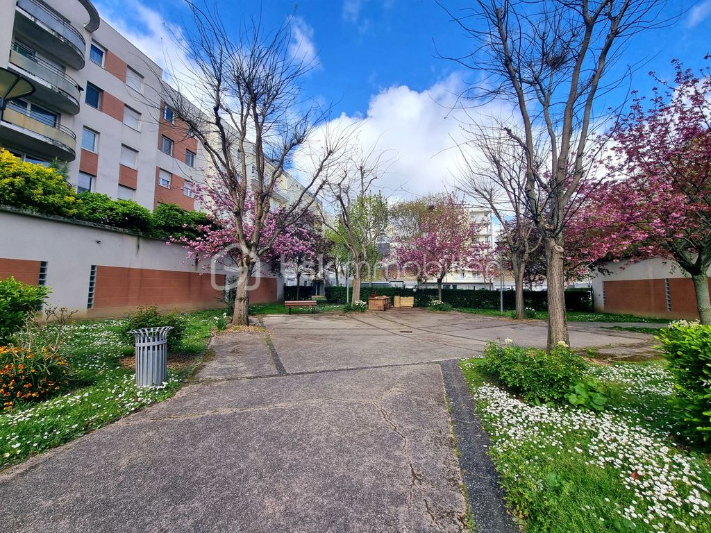 Achat appartement à vendre 5 pièces 90 m² - Ivry-sur-Seine
