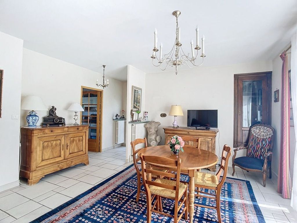 Achat maison à vendre 4 chambres 158 m² - Saint-Cyr-sur-Loire