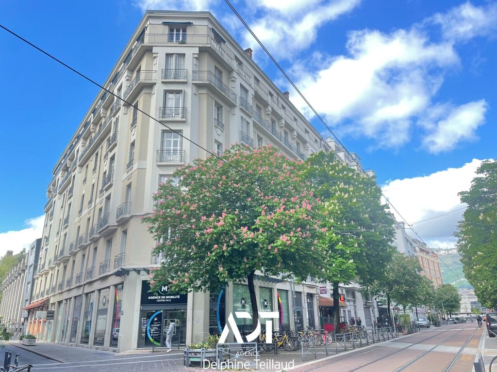 Achat appartement à vendre 5 pièces 181 m² - Grenoble