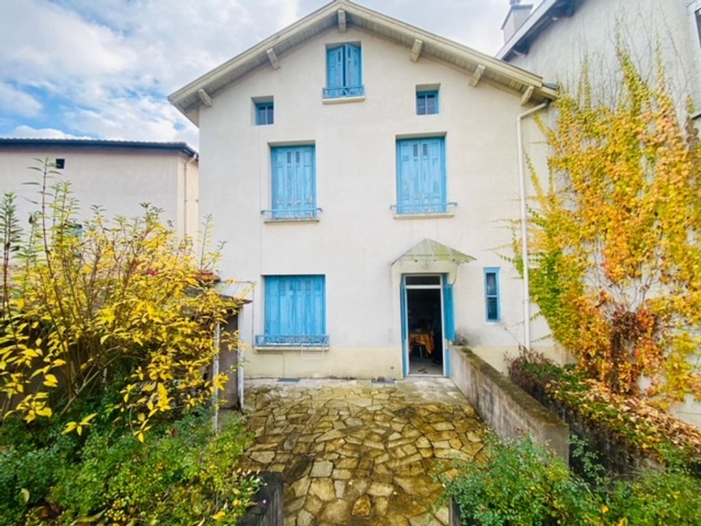 Achat maison à vendre 3 chambres 145 m² - Bas-en-Basset