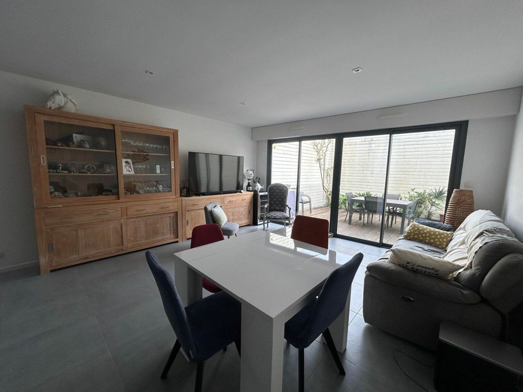 Achat maison à vendre 3 chambres 110 m² - Les Sables-d'Olonne