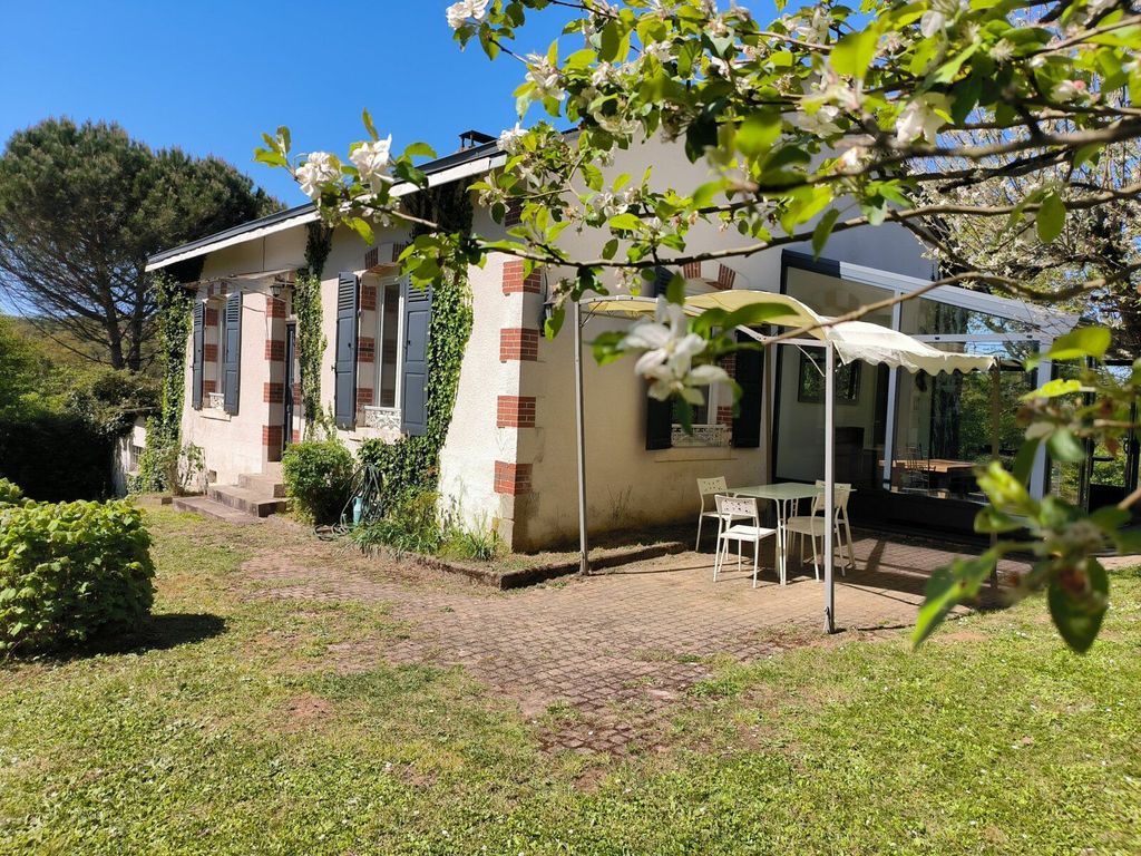 Achat maison à vendre 2 chambres 81 m² - Limoges