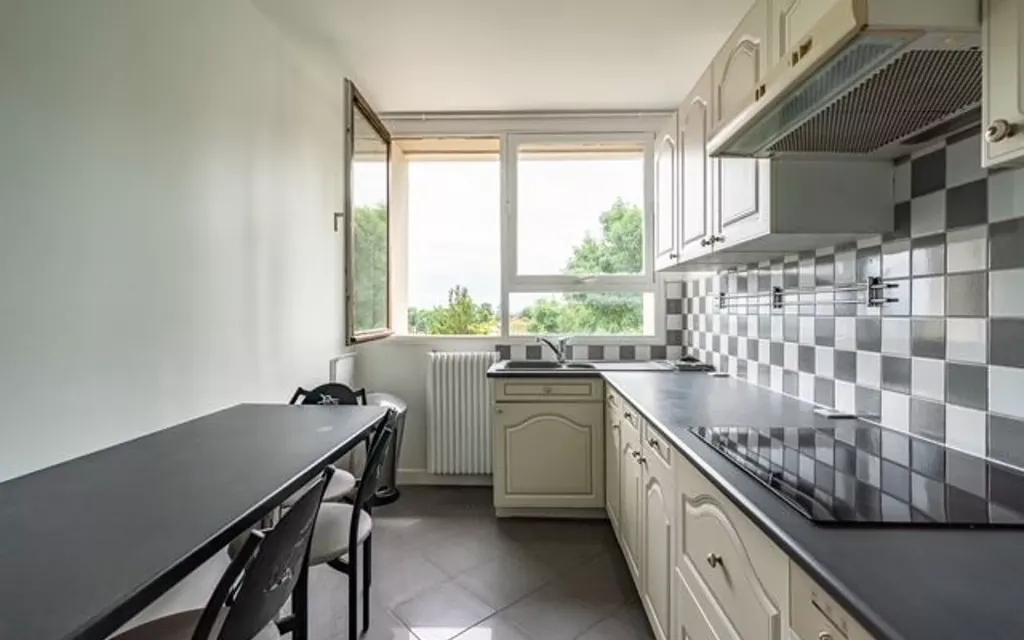 Achat appartement à vendre 4 pièces 98 m² - Neuilly-Plaisance