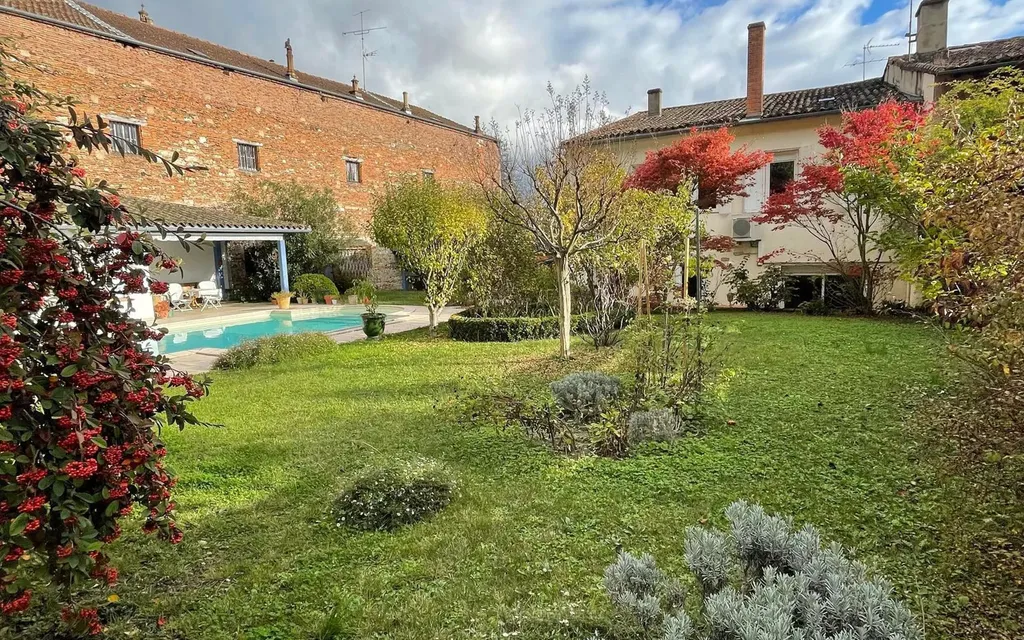 Achat maison à vendre 4 chambres 280 m² - Moissac