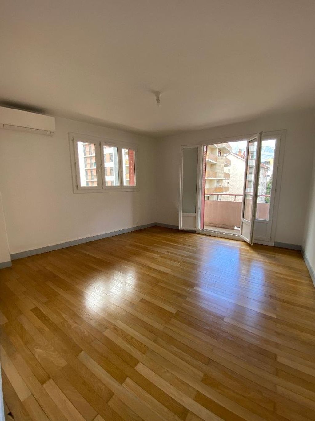 Achat appartement à vendre 4 pièces 102 m² - Grenoble