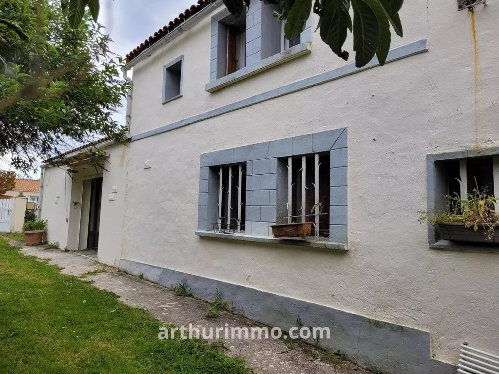 Achat maison à vendre 3 chambres 119 m² - Sainte-Radégonde-des-Noyers