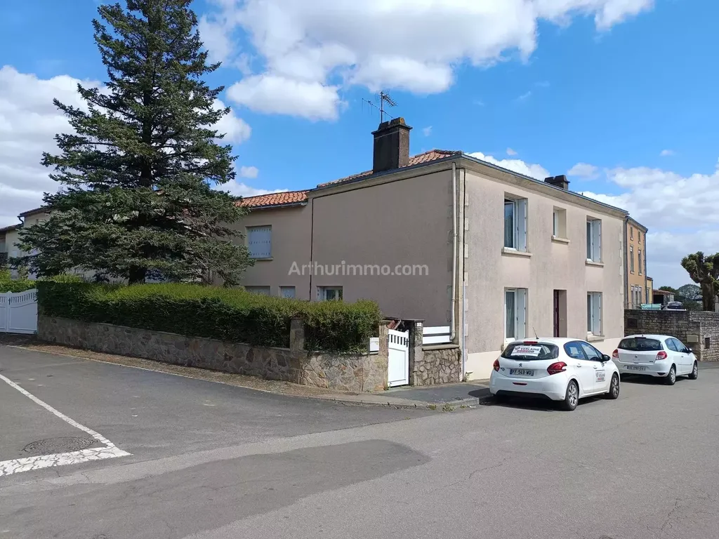 Achat maison à vendre 3 chambres 135 m² - Fontenay-le-Comte