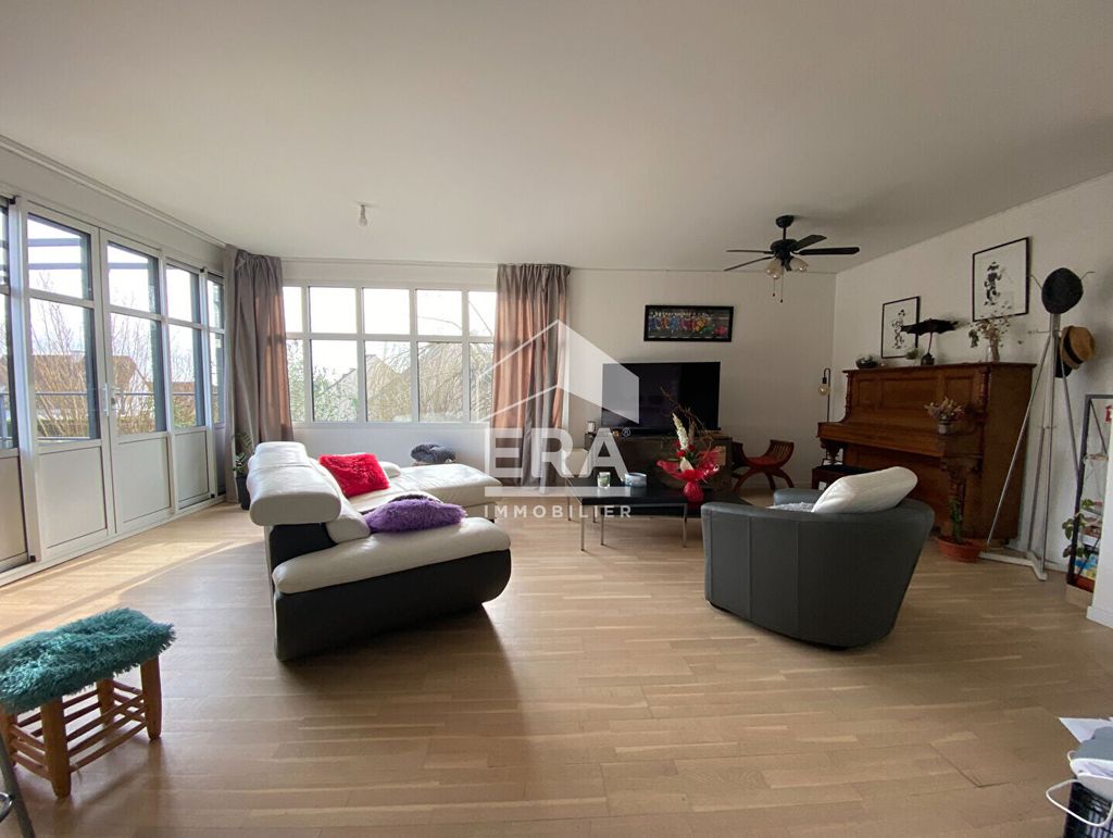 Achat maison à vendre 5 chambres 187 m² - Vitré